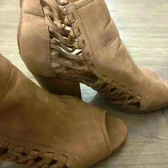 Rampage Faux Leather Brown Vida Block Heel Peep Toe Ankle Boots Sz 7.5 Western - Picture 9 of 9